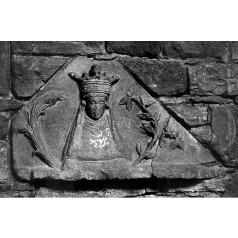 Source caption: "Sankt-Anna-Relief aus der spätgothischen Wallfahrtskirche."