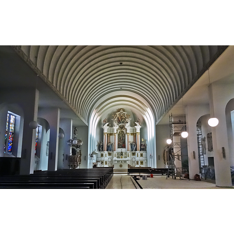 Source caption: "Innenansicht der Pfarrkirche Sankt Georg und Sankt Juliana (Küllstedt)"