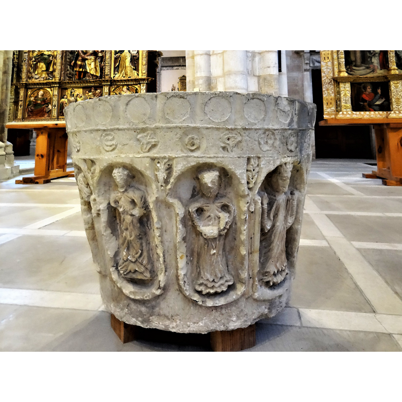 the bapttismal font originally from Albacastro, seen here now in the Iglesia de San Esteban [aka Museo del Retablo], in Burgos capital