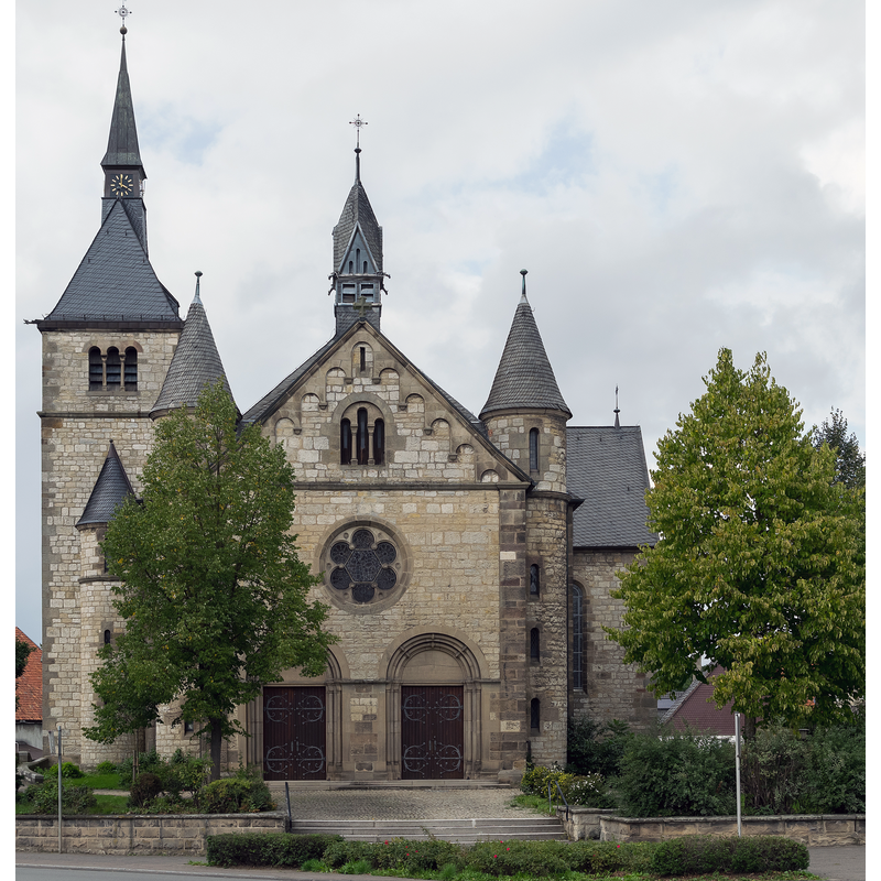 Source caption: "Katholische Kirche St. Johannes Enthauptung in Warburg-Ossendorf"