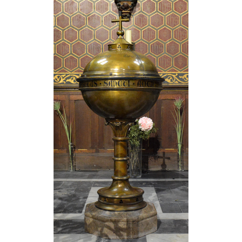 Source caotion: "Eglise Saint Joseph de Roubaix - Chapelle des fonts baptismaux - Les fonts en bronze de Desclée frères"