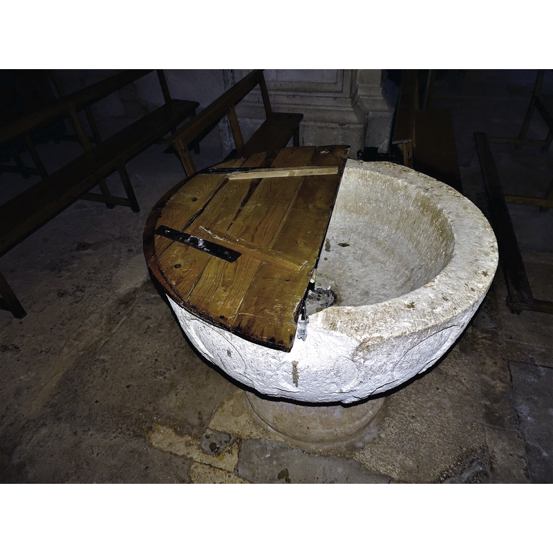 showing the larga damage area on the front side of the upper rim