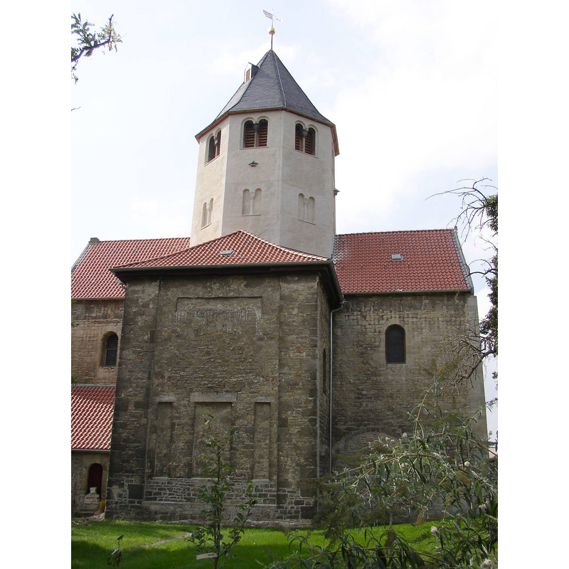 Source caption: "Ehem. Benediktinerklosterkirche St. Vitus in Kloster Gröningen in Sachsen-Anhalt, Deutschland"