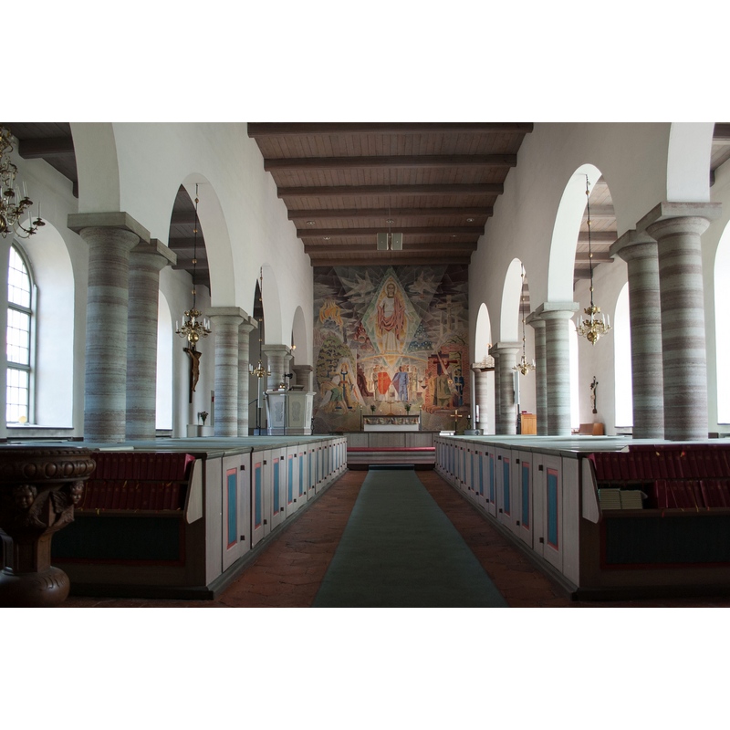 Source caption: "Kastlösa kyrka. Interiör mot öster." -- showing the wooden font in the bottom-left corner of the image
