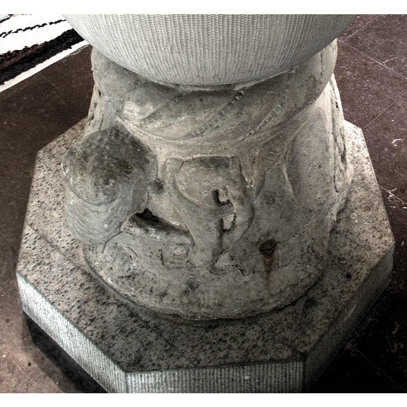 Source caption: "Kastlösa kyrka / Kastlösa church, Mörbylånga. Baptismal font" -- the 13thC base made of Gotland sandstone
