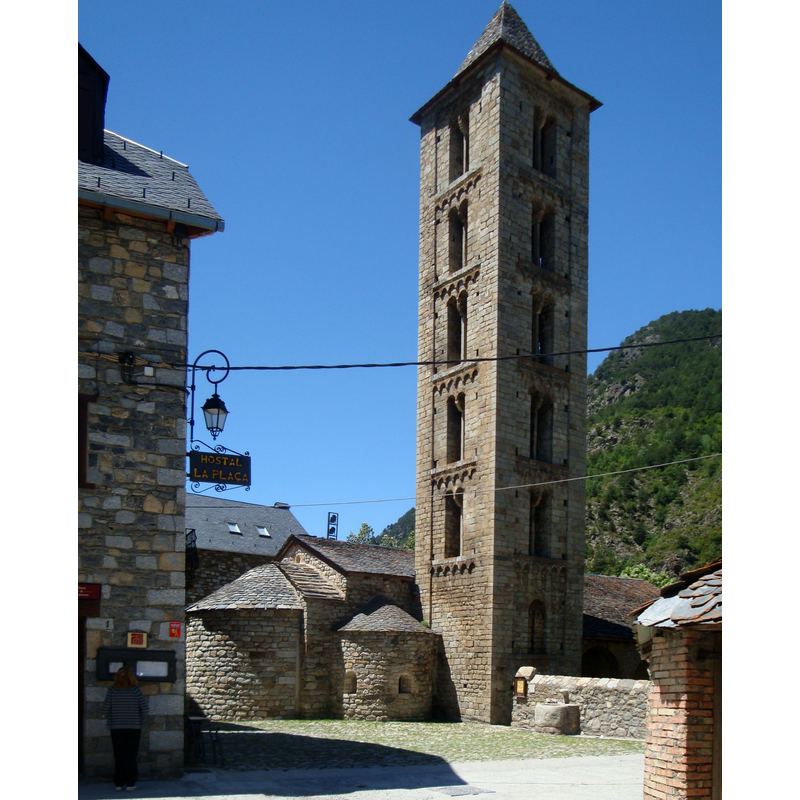 Source caption: "Iglesia románica de Eric [sic] La Vall"