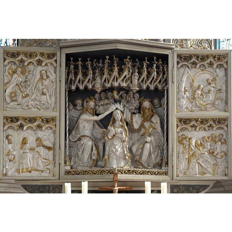 Source caption: "Stadtkirche St. Marien in Freyburg (Unstrut) im Burgenlandkreis in Sachsen-Anhalt/Deutschland, spätgotischer Hochaltar, 1499 geweiht, im Mittelschrein Darstellung der Marienkrönung; linker Flügel: Verkündigung (oben), Heimsuchung (unten); rechter Flügel: Geburt Christi (oben), Marientod (unten)"