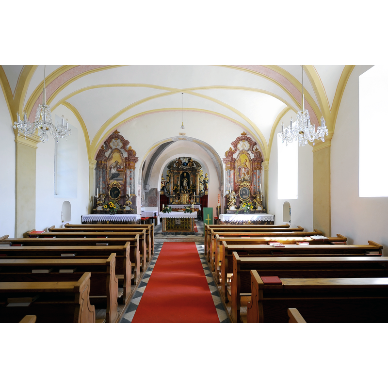 Source caption: "Kirchenschiff der Pfarrkrche Heiliger Lambert in Pörtschach am Berg, Gemeinde Maria Saal, Bezirk Klagenfurt Land, Kärnten / Österreich / EU"