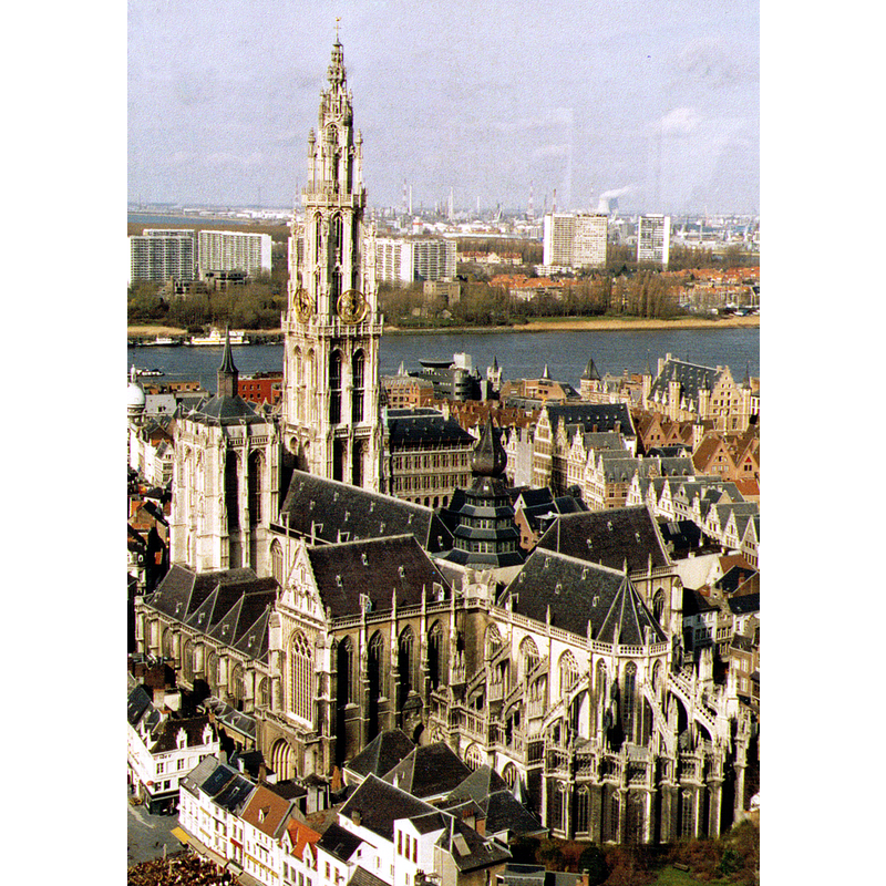 Source caption: "Onze-Lieve-Vrouwekathedraal gezien vanop de observatieverdieping van de KBC-toren (Boerentoren)."