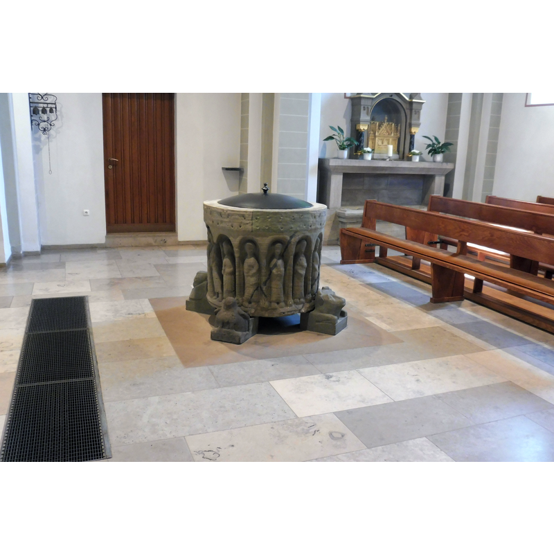 Source caption: "Taufbecken der St. Landolinus Kirche in Boke"