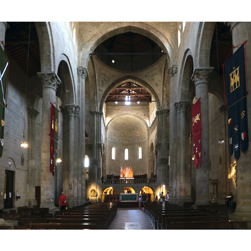 Source caption: "Arezzo, pieve, interno"