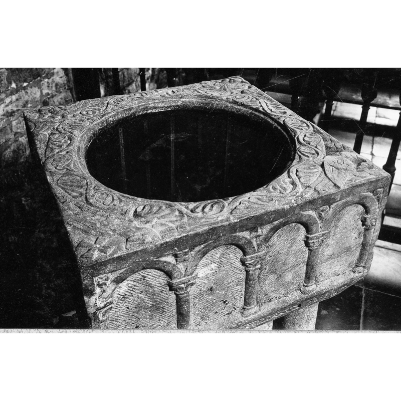 around the inner basin top -- basin suspect of not being original; the base is modern