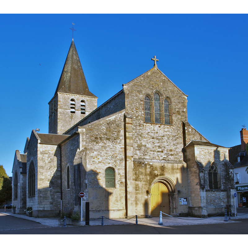 Source caption: "Église Saint-Pierre de Saint-Pierre-le-Moûtier (Nièvre, France)"