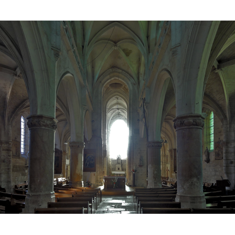 Source caption: "Jouy-le-Moutier (95), église de la Nativité de la Sainte-Vierge, nef, vue vers l'est"