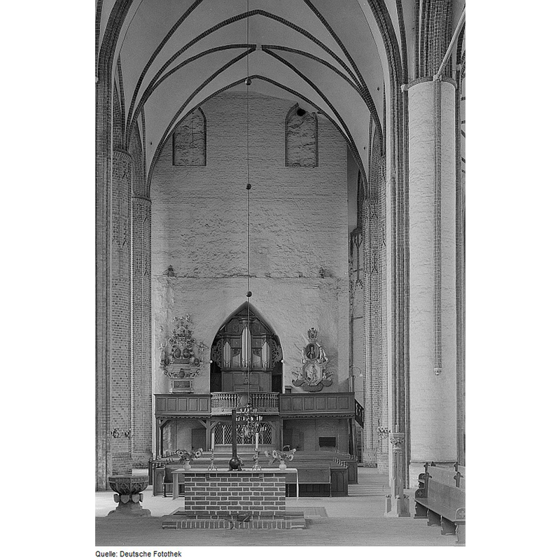 Source caption: "Bad Wilsnack. Wunderblutkirche St. Nikolai, Inneres, Blick zur Orgel"