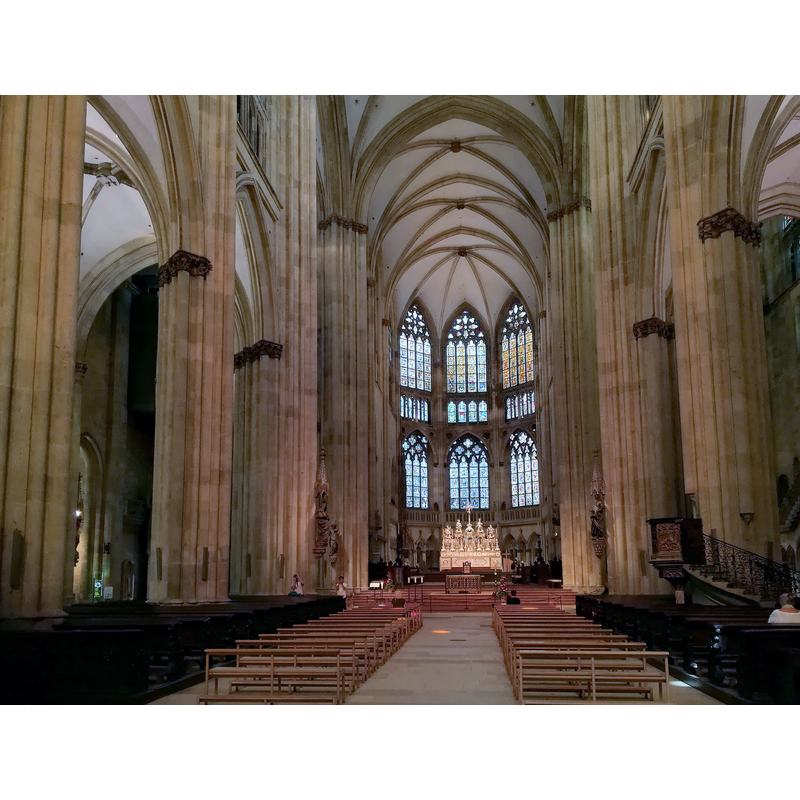 Source caption: "Der Regensburger Dom ist die bedeutendste Kirche der Stadt Regensburg und Kathedrale des Bistums Regensburg."