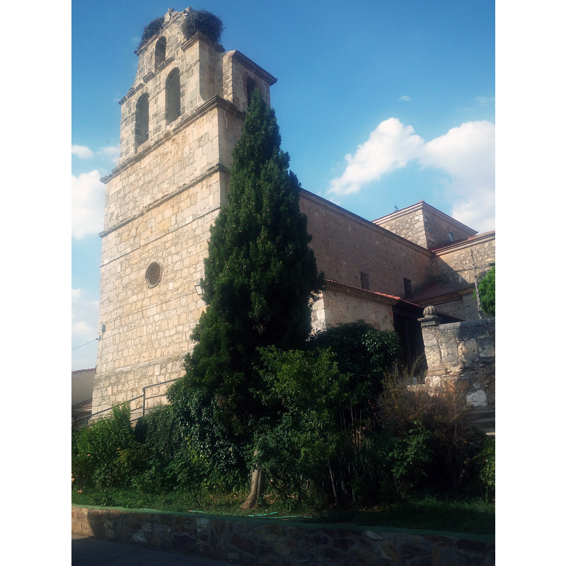 Source caption: "Iglesia de Santiago el Mayor de Castrillo de la Vega, Burgos, España."