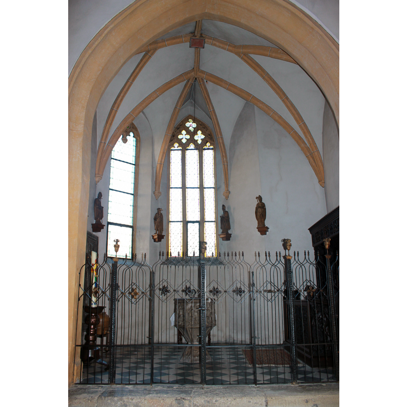 Source caption: " Stadtpfarrkirche St. Jakob in Villach - Leininger Kapelle"