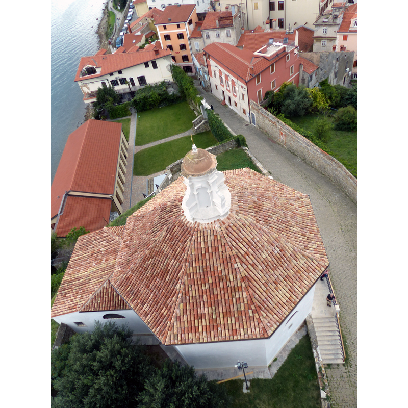 Source caption: "Piran ( Slowenien ). Blick vom Kirchturm der Georgskathedrale - Baptisterium ( 1650)"
