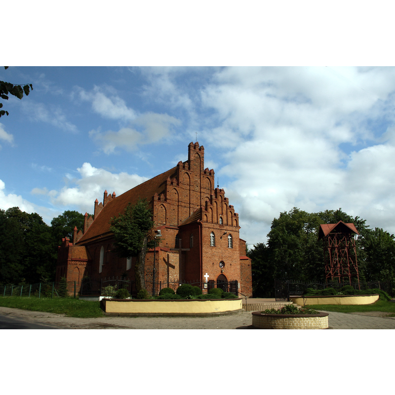 Source caption: "Kościół św. Jana Chrzciciela w Bartoszycach z XV wieku." -- the detached belfry on the right