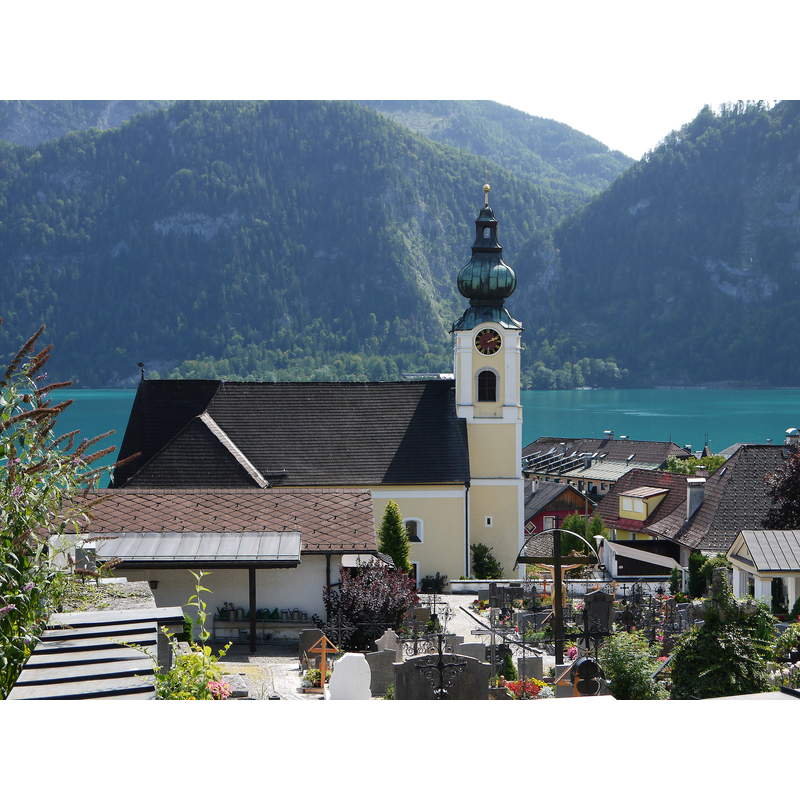 Source caption: "Kath. Pfarrkirche hl. Bartholomäus und ehem. Friedhofsfläche"