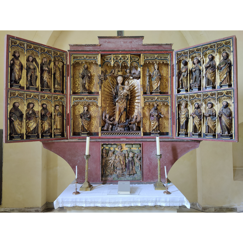 Source caption: "Gotisches Schnitzretabel (Mitte 15. Jh.) in der ehem. Klosterkirche St. Marien Marienborn, Gemeinde Sommersdorf, Landkreis Börde, Sachsen-Anhalt, Deutschland"