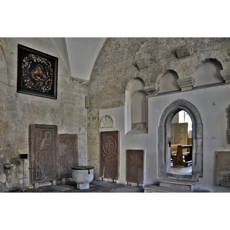 Source caption: "Das Kanonissenstift Niedermünster in Regensburg, Bayern."