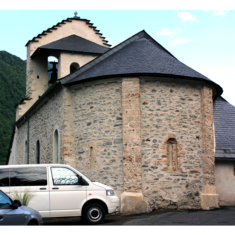 Source caption: "Saligos - Eglise Saints-Pierre-et-Paul"