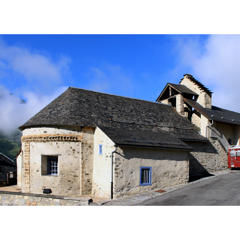 Source caption: "Église Saint-Vincent de Sers (Hautes-Pyrénées)"