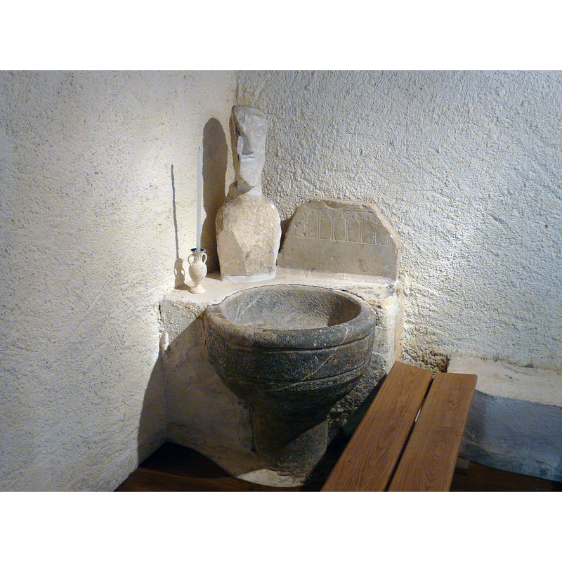 Source caption: 'Les fonts baptismaux de l'église Saint-Barthélémy, Bramevaque, Hautes-Pyrénées, France."