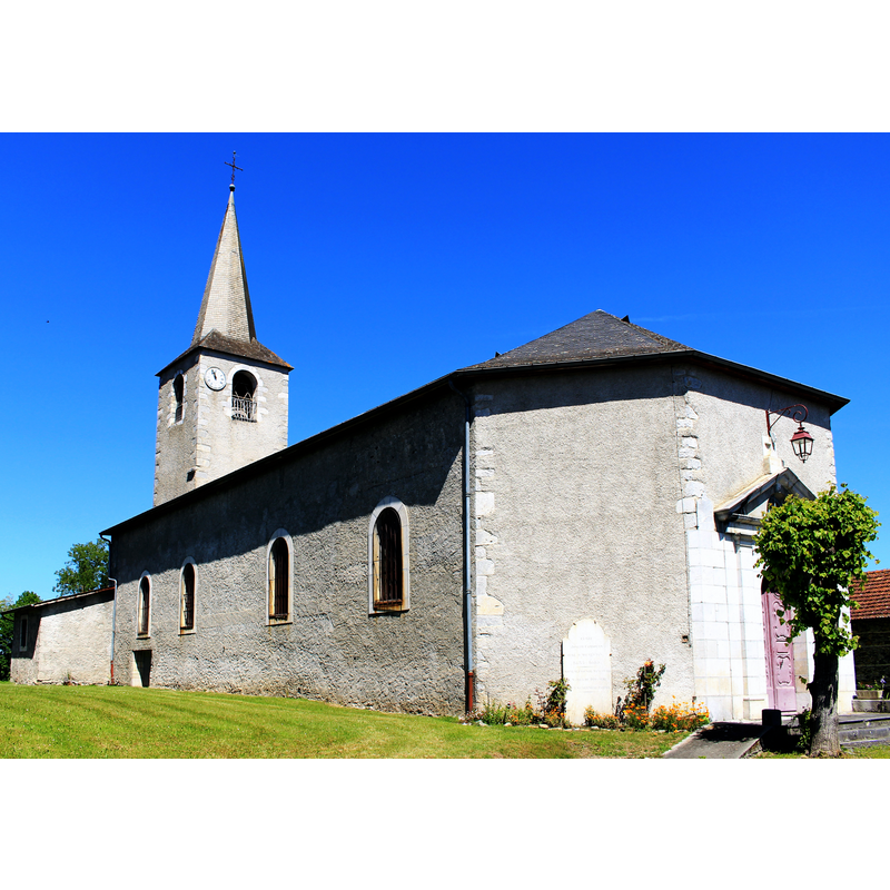 Source caption: "Église Saint-Saturnin d'Aventignan (Hautes-Pyrénées)"  [NB: the plan of the church is reversed: the chancel is at the west end; the entrance at east end]