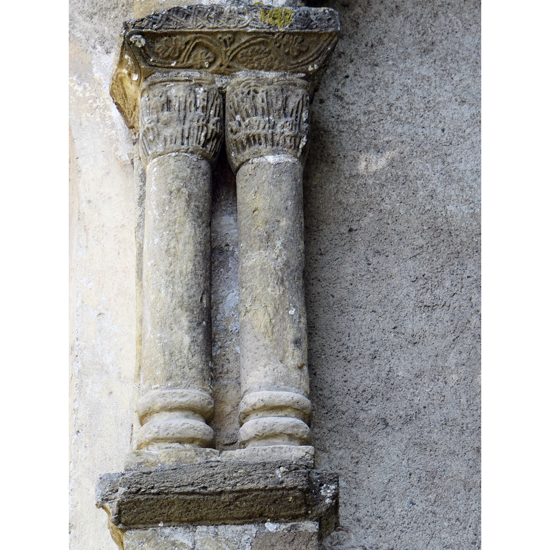 Source caption: "Maubourguet - Église de l'Assomption - Colonnes doubles et chapiteaux de l'abside"