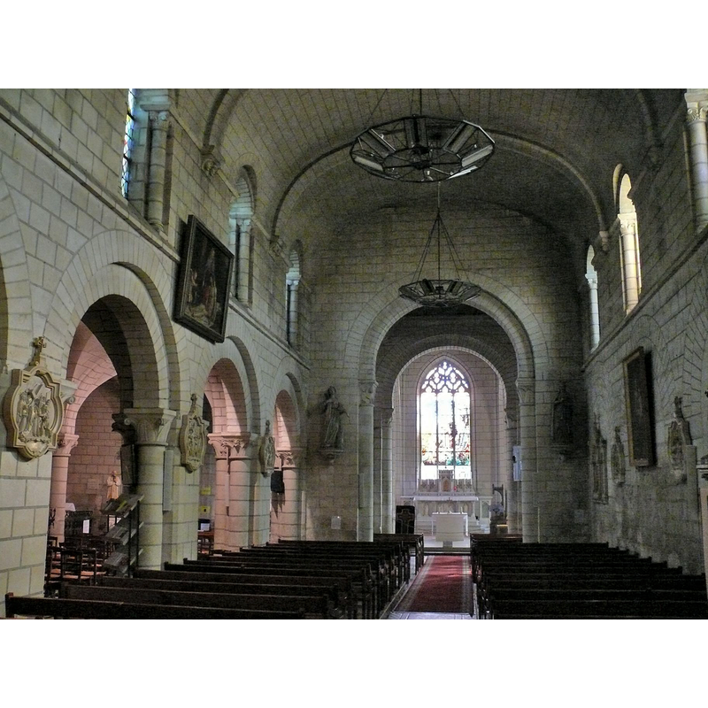 Source caption: "L'église Saint-Gilles de lÎle-Bouchard (Indre-et-Loire, Centre, France)."