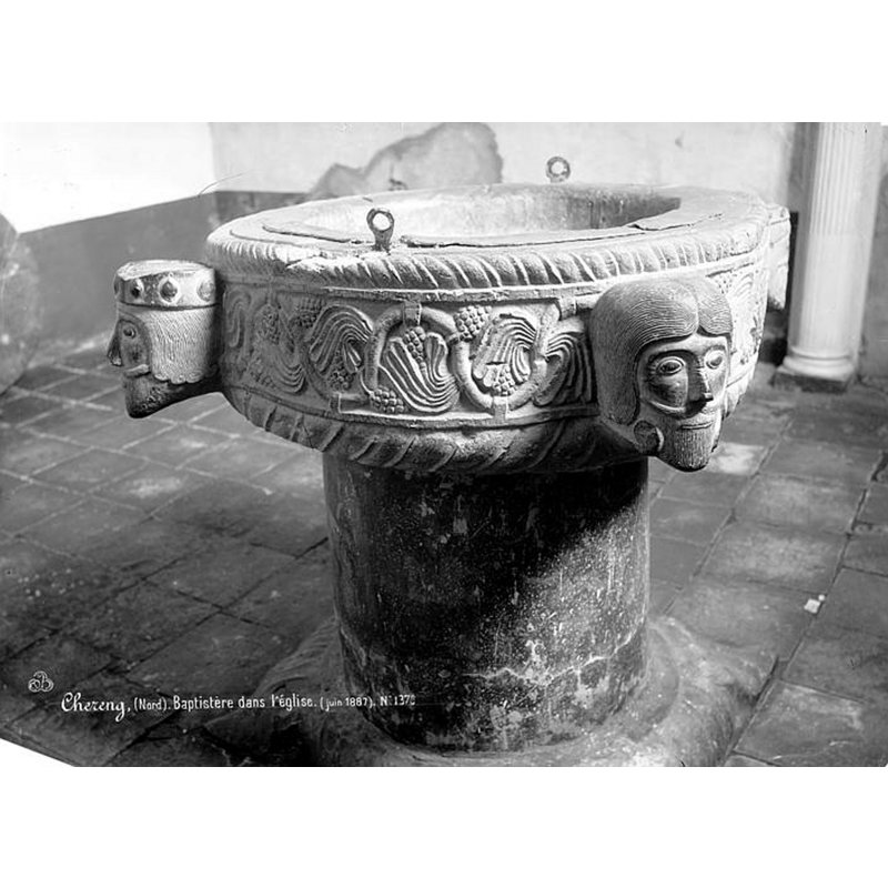 Source caption: "Baptistère. Fonts baptismaux"