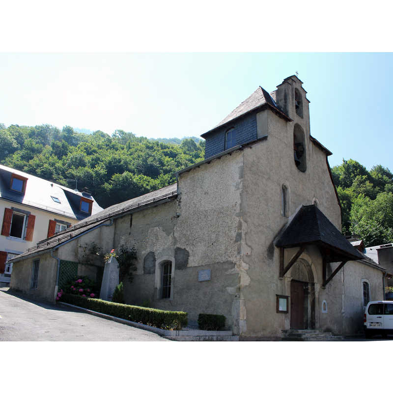Source caption: "Église Saint-Étienne d'Esterre (Hautes-Pyrénées)"