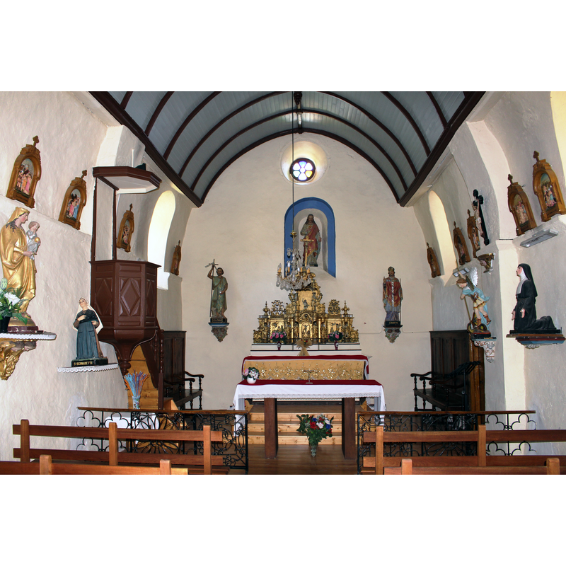 Source caption: "Église Saint-Martin de Grust (Hautes-Pyrénées)"