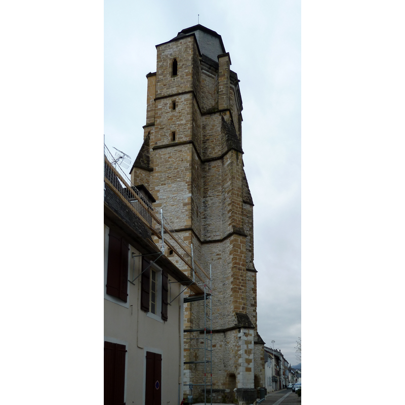 Source caption: "Église de Nay (Pyrénées-Atlantiques)"