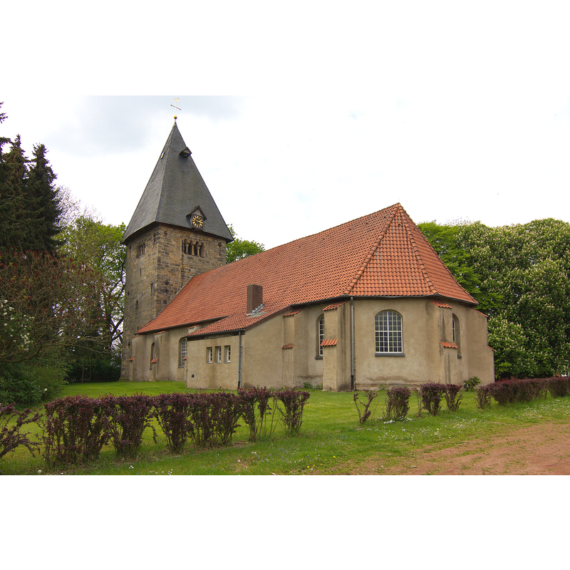 Source caption: "Kirche in Basse (Neustadt am Rübenberge), Niedersachsen, Deutschland."