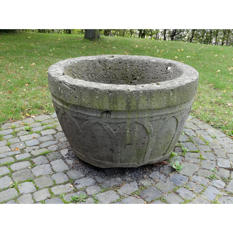 Source caption: "Alte Kirche (Watzenborn-Steinberg)" -- shallow carving; all around