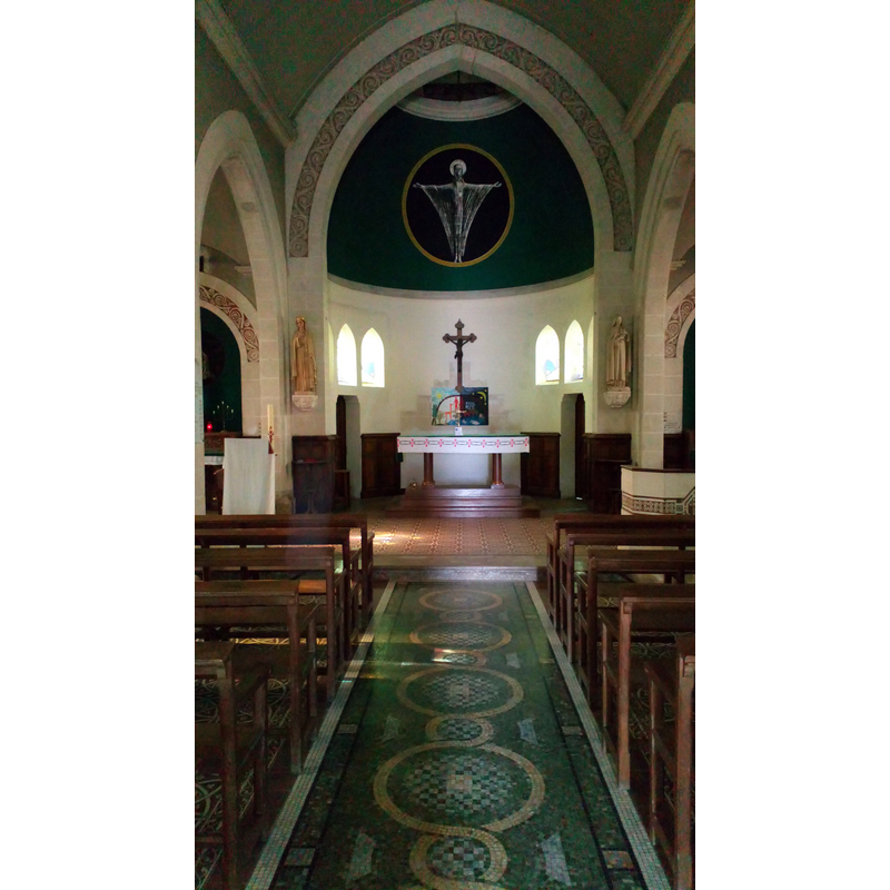 Source caption: "Église Saint-Martial de Soyécourt, nef et chœur" -- inside the new church