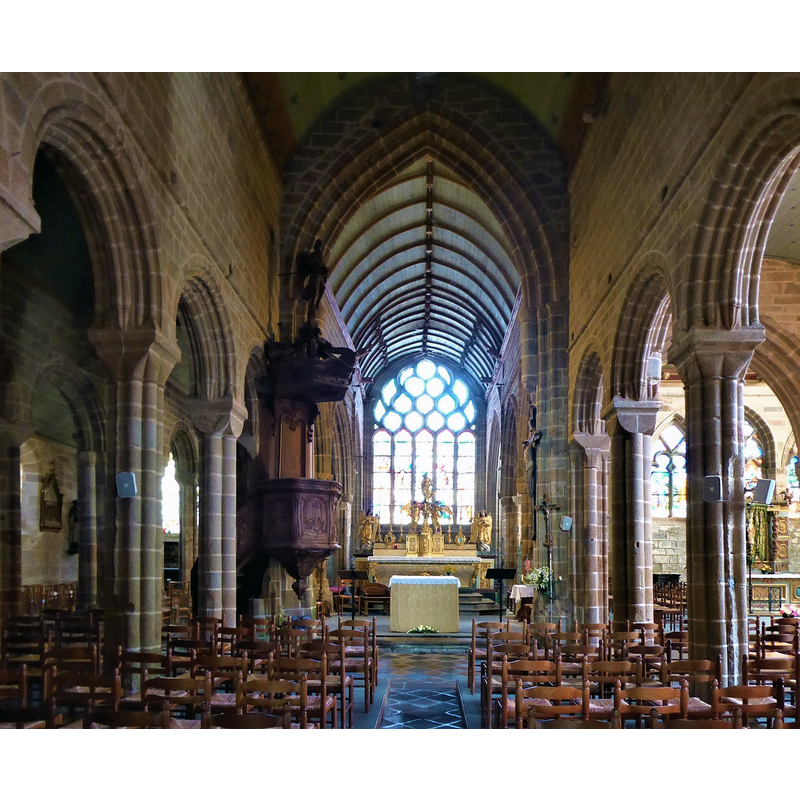 Source caption: "Interior of Collégiale Notre-Dame-de-Roscudon"