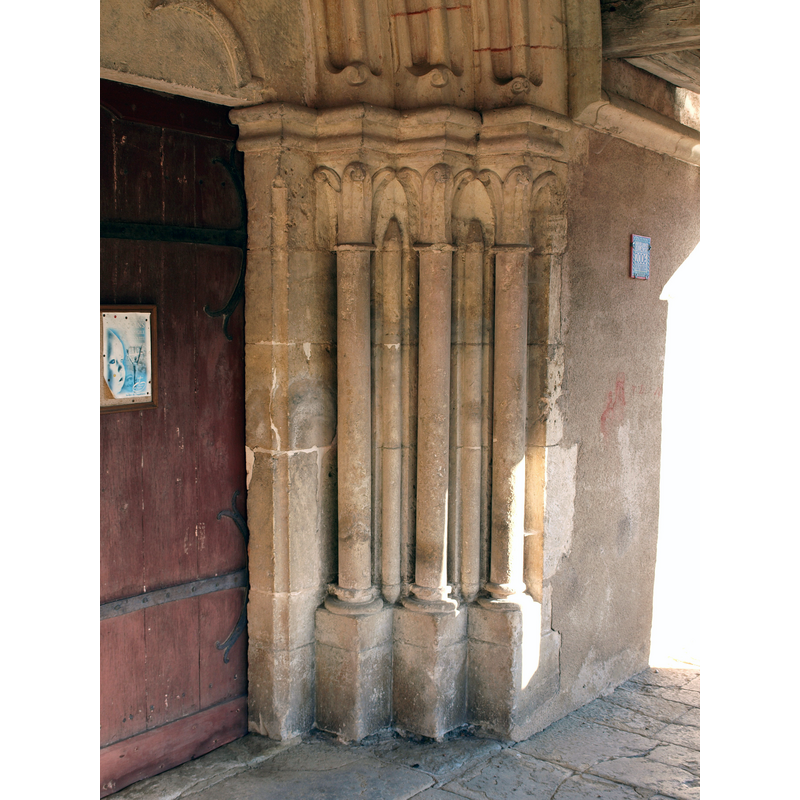 Source caption: "Église de Savigny-en-Terre-Plaine (Yonne, France)"