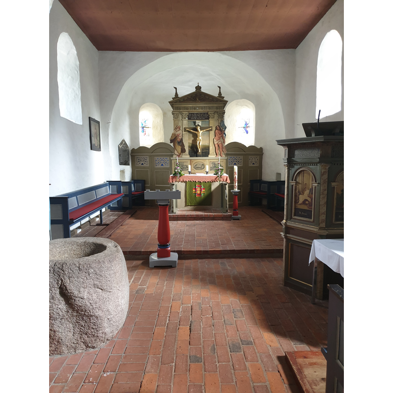 Source caption: "Altarraum der Kirche St. Petri auf der Horst in Burweg, Landkreis Stade (Nds.)"