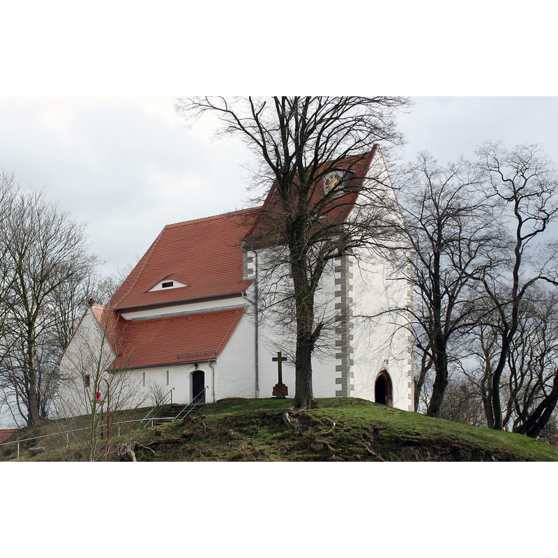 Source caption: "Wehrkirche Höfgen, vermutlich um 1250 errichtet, Umbau im 17.Jhd."