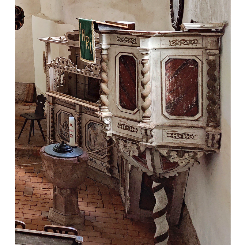 Source caption: "Wehrkirche Höfgen (evangelisch-lutherische Dorfkirche), Stadt Grimma, Landkreis Leipzig, Sachsen, Deutschland"