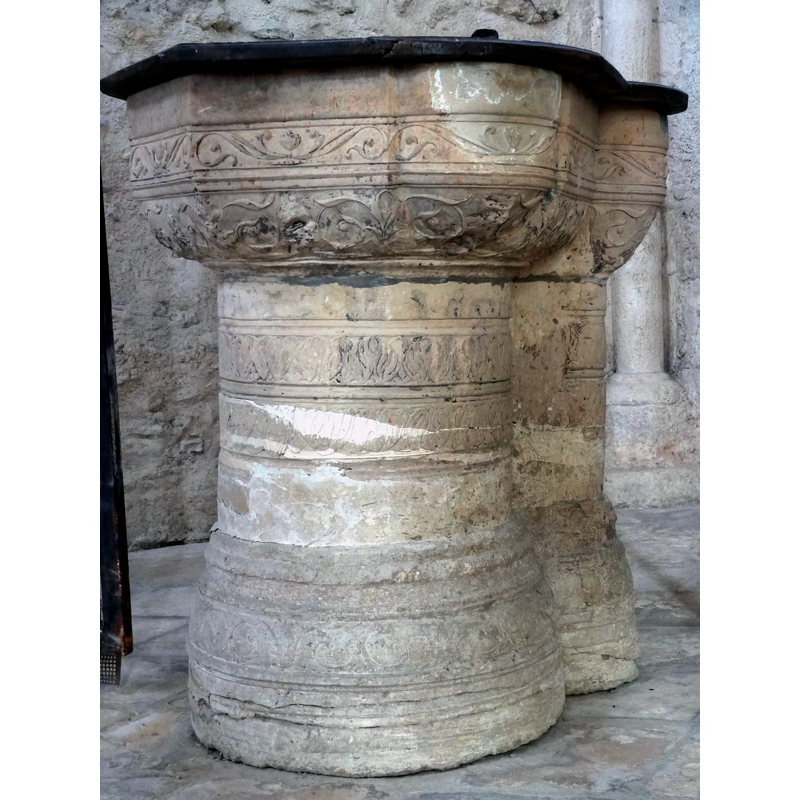 Source caption: "Crécy-la-Chapelle [...], collégiale Notre-Dame, fonts baptismaux"