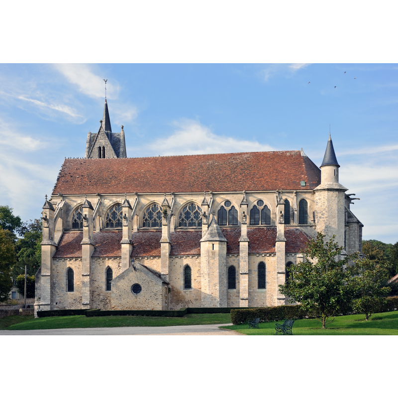 Source caption: "Collégiale Notre-Dame de l’Assomption à Crécy-la-Chapelle (Seine-et-Marne, France) : la face sud."