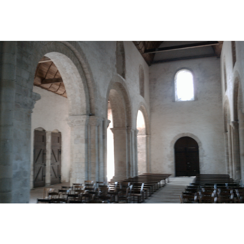 Source caption: "Église de Saint-Côme-du-Mont - Nef roman"
