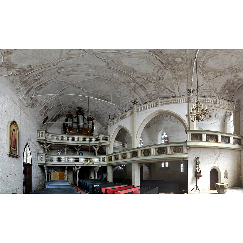 Source caption: "Innenraum Panorama der Georgikirche (Mühlhausen), Blick nach Westen" -- showing the font by the sacristy doorway