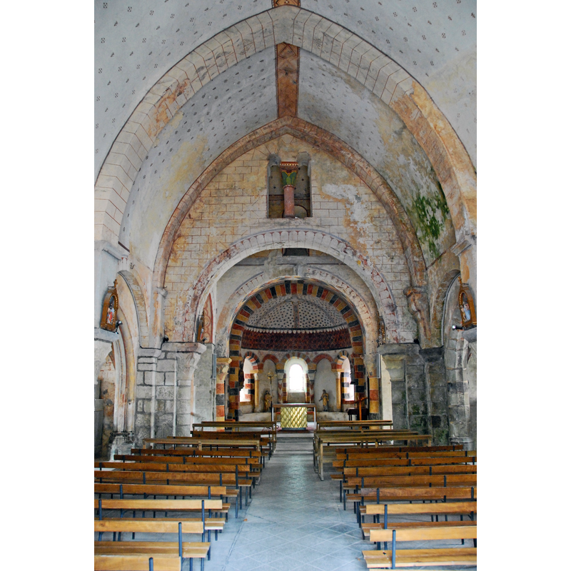 Source caption: "Dorfkirche Chambon-sur-Lac, Schiff z. Chor"